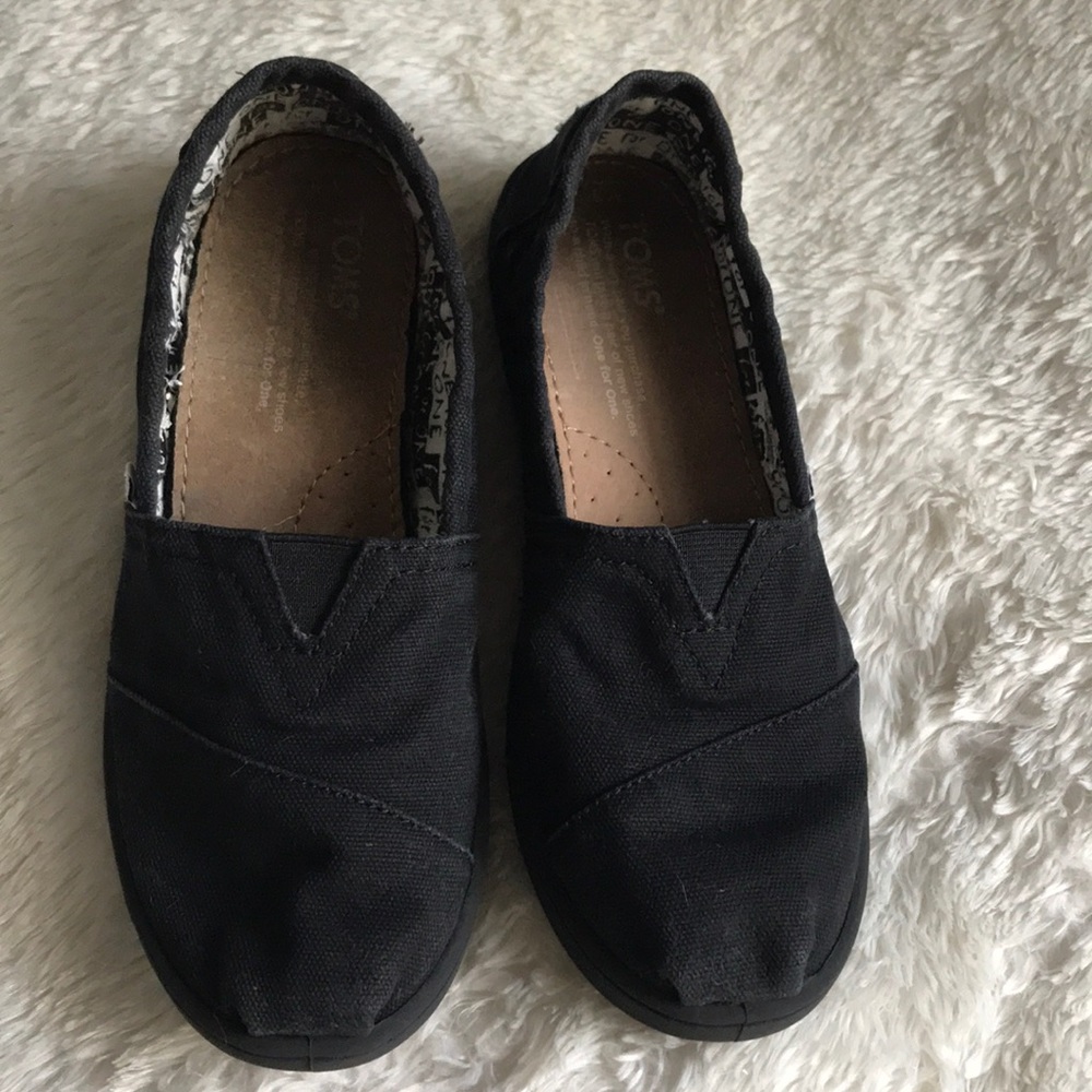 Toms Shoes